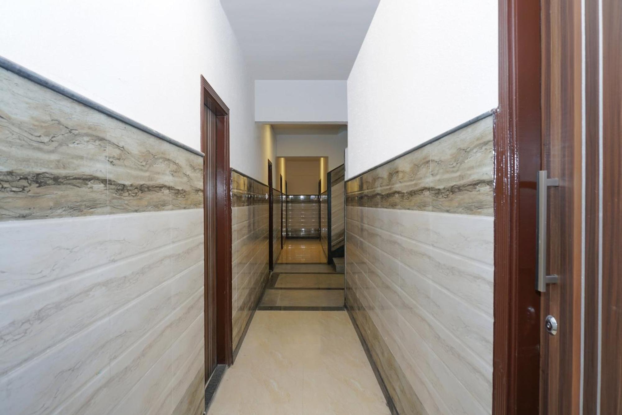 Hotel O J2 Service Apartment Csennai Kültér fotó